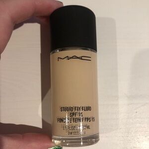 BNIB MAC Studio Fix Fluid NC10 ORIGINAL FORMULA